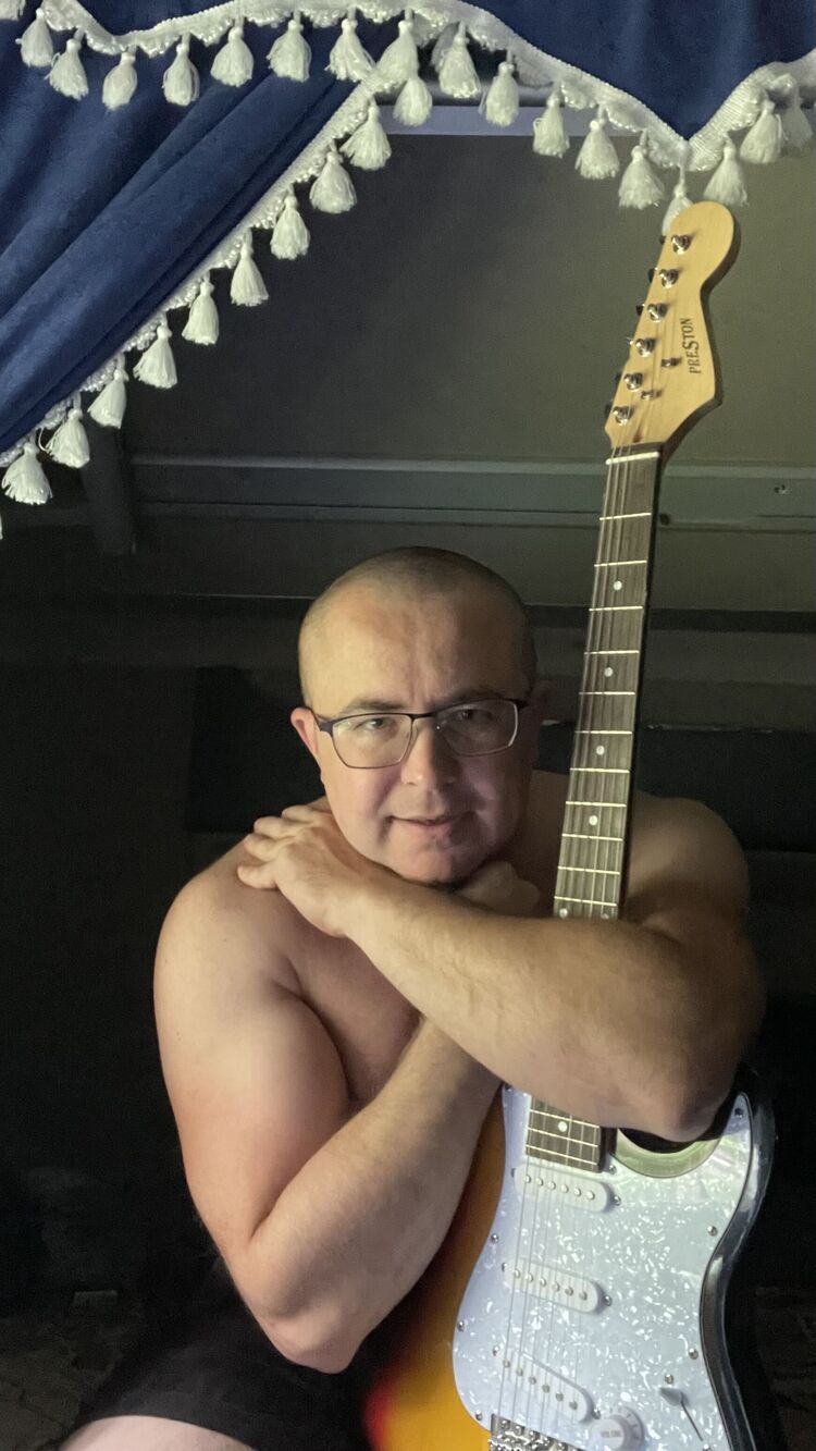  Buk,   Vitalii, 38 ,   ,   , c , 