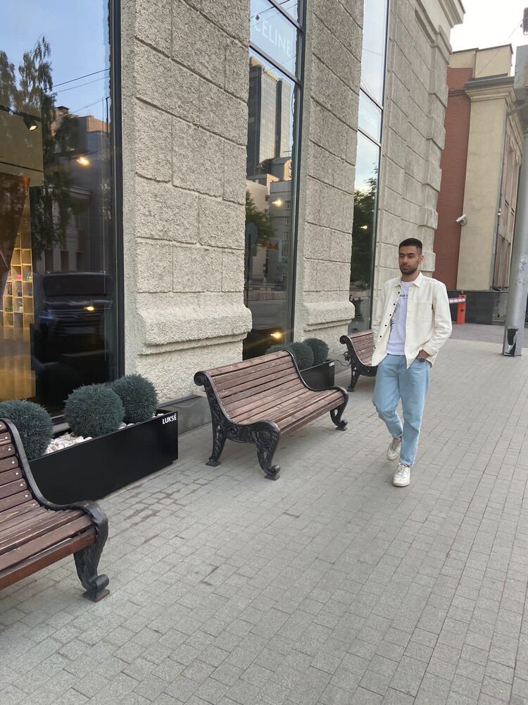  33840573  , 24 ,    