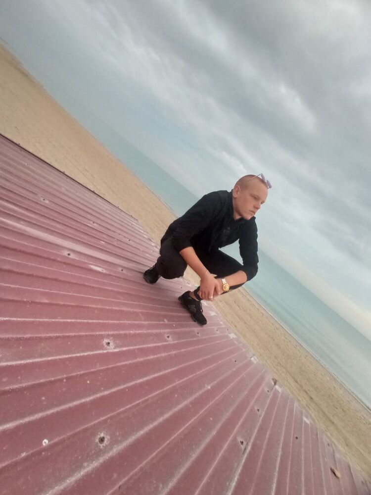  ,   Vlad, 21 ,   ,   