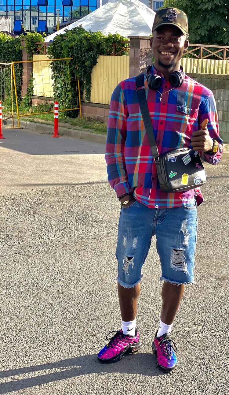  45613383  Chris, 25 ,    