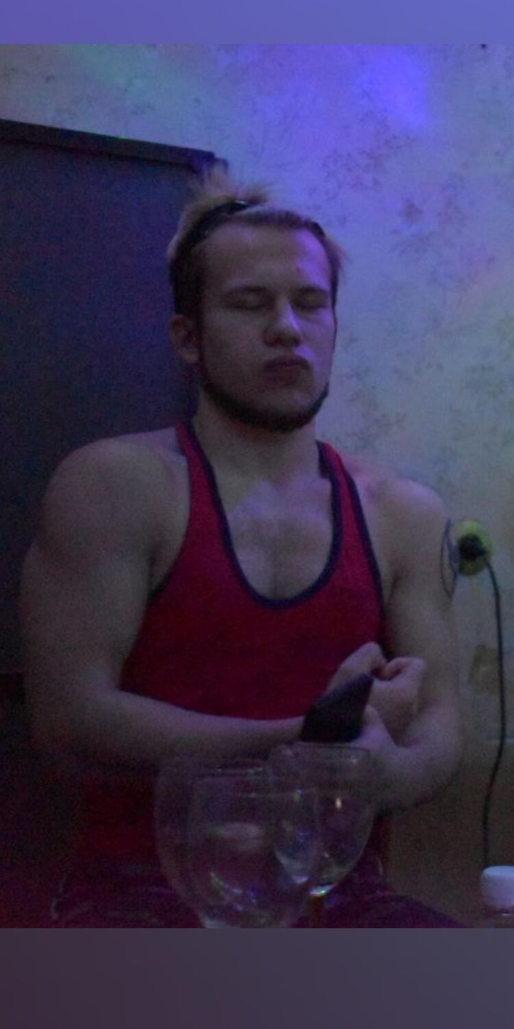  25484983  Oleg, 25 ,    