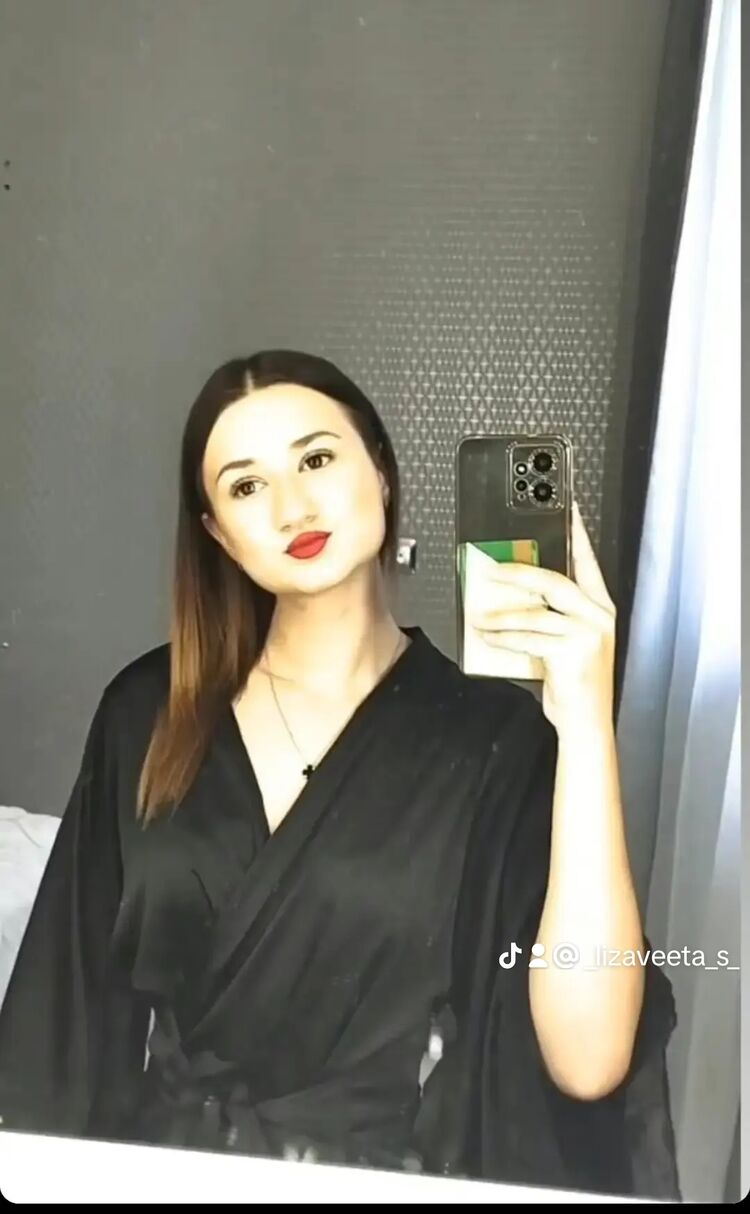  53082443  Elizaveta, 18 ,    