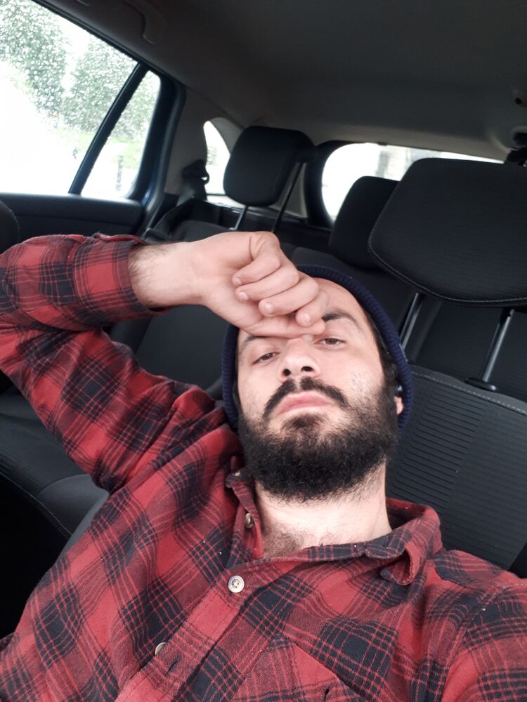  26899133  Irakli, 32 ,    