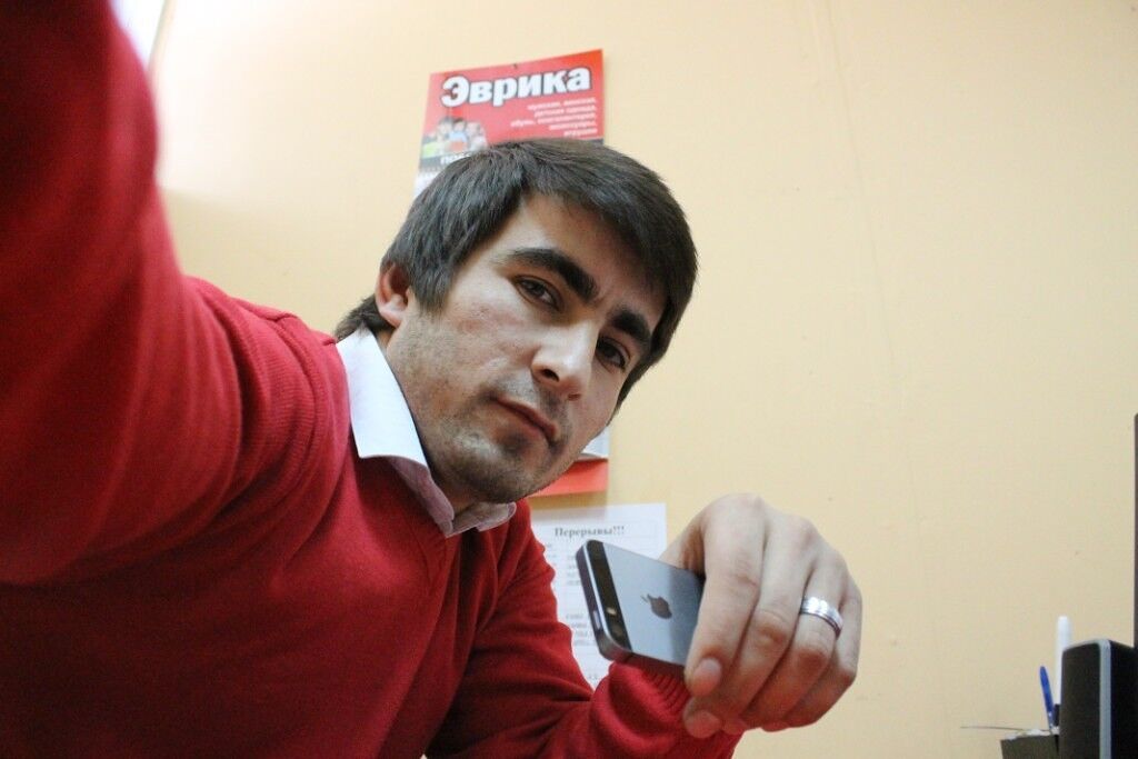  5439833  AmiR, 37 ,    