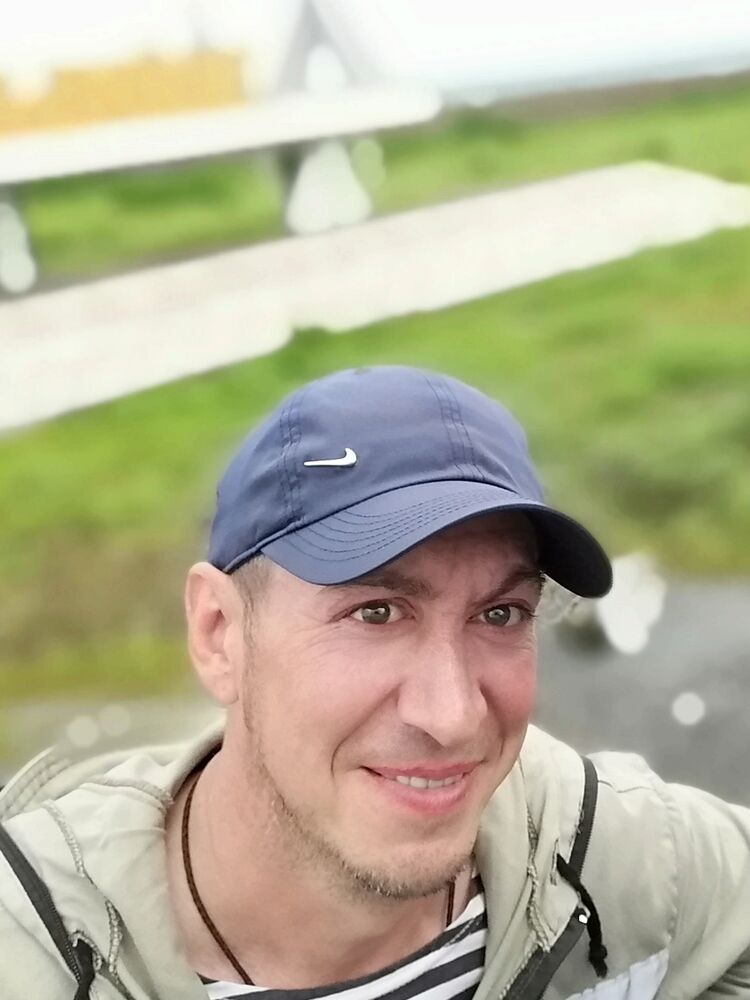  ,   Ruslan, 42 ,   ,   , c 