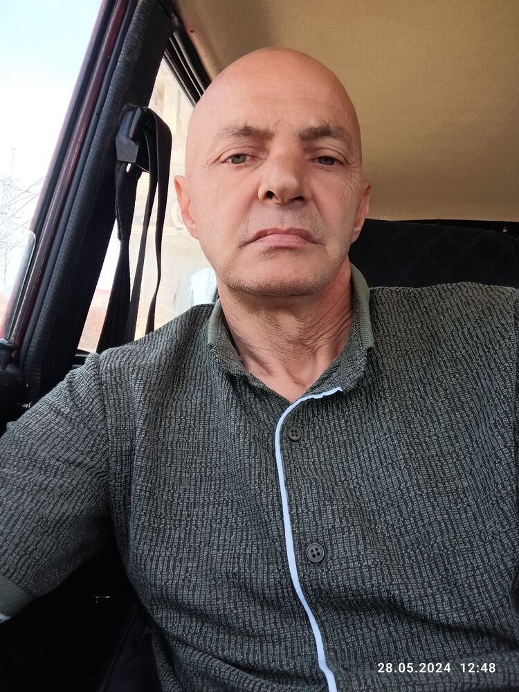  ,   Kamil, 57 ,   ,   