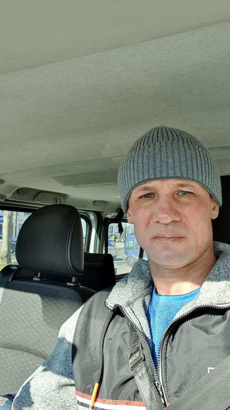  25473283  Viktor, 55 ,    