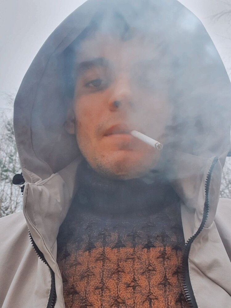  44546073  , 27 ,    