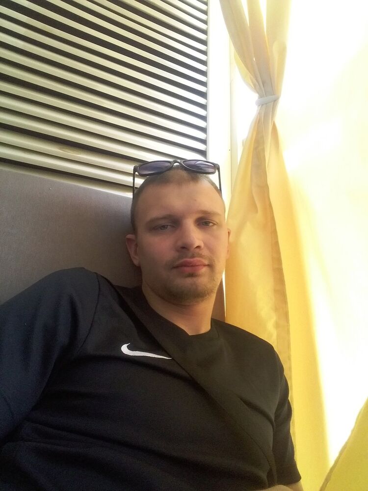  18858403  Adidas, 33 ,    