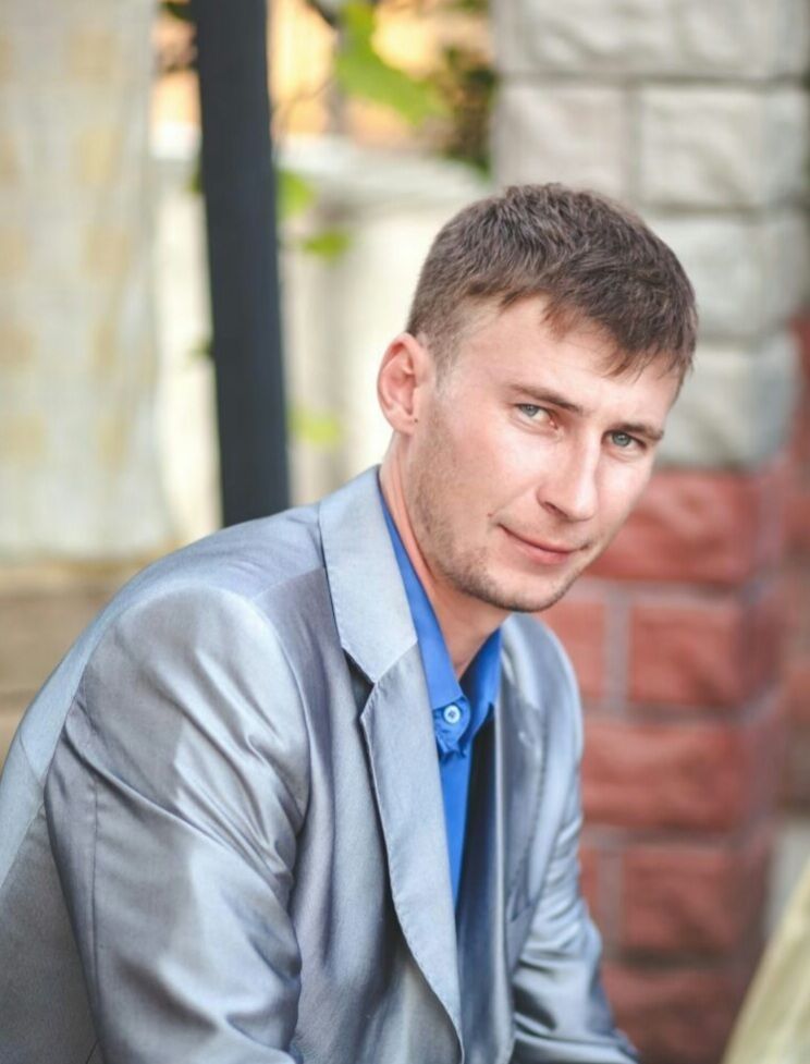  40503523  Pavel, 35 ,    