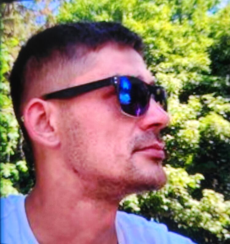  35448613  Dmitri, 53 ,    