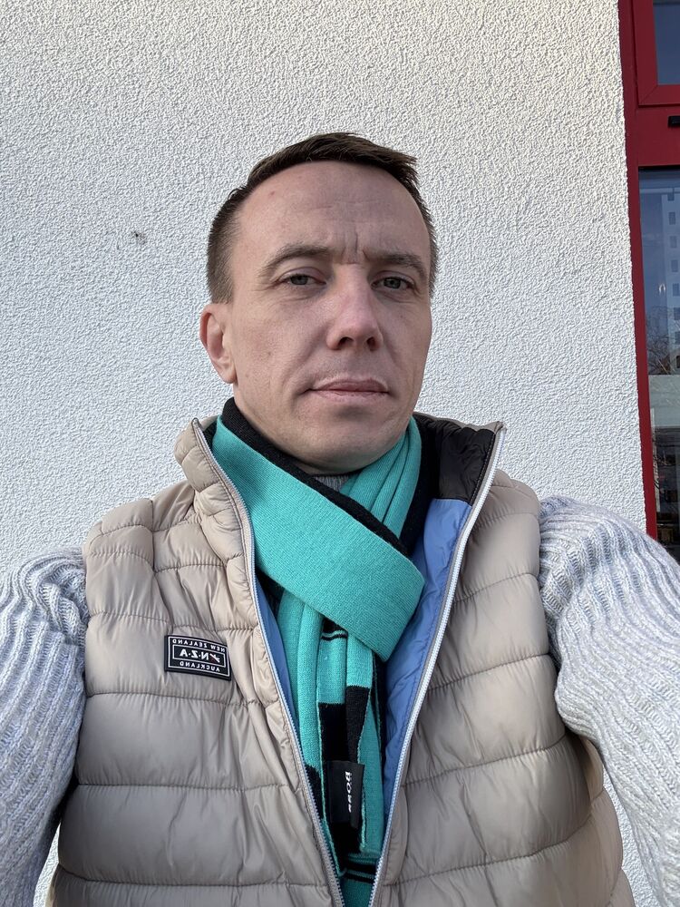  54654233  , 41 ,    Zwickau