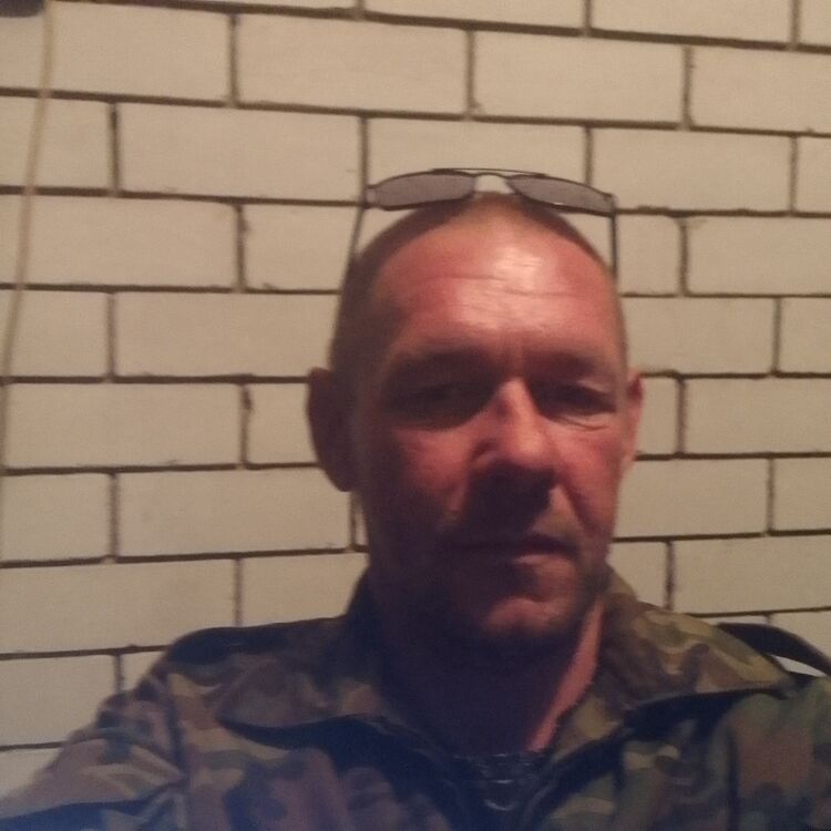  48327773  , 42 ,    