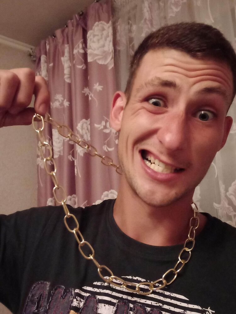 ,   Denis, 28 ,   , 