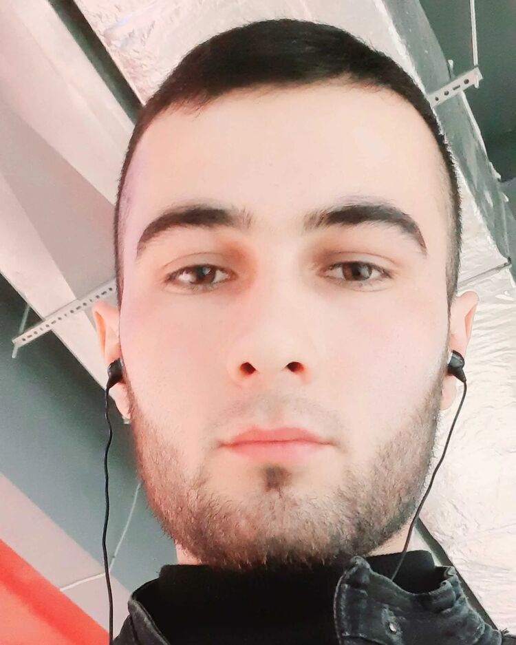  45803123  Ali, 26 ,    