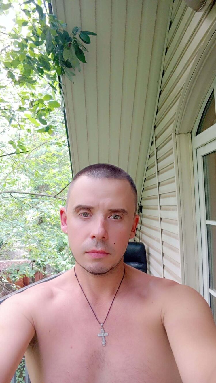  52640093  Denis, 38 ,    