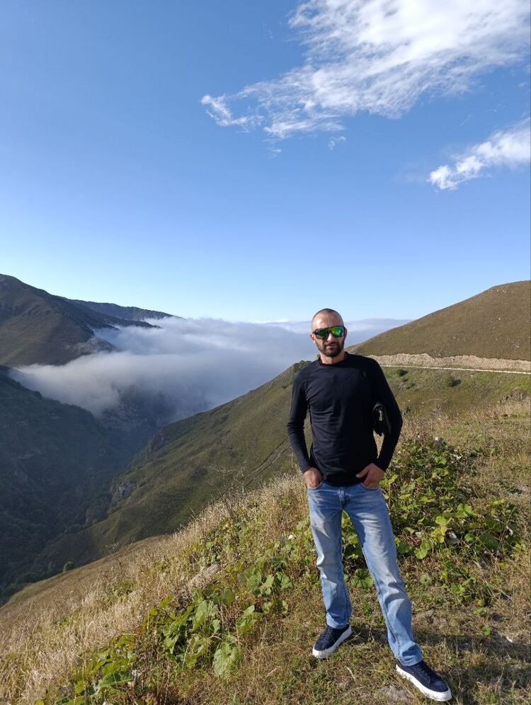  47918023  Outblast, 24 ,    