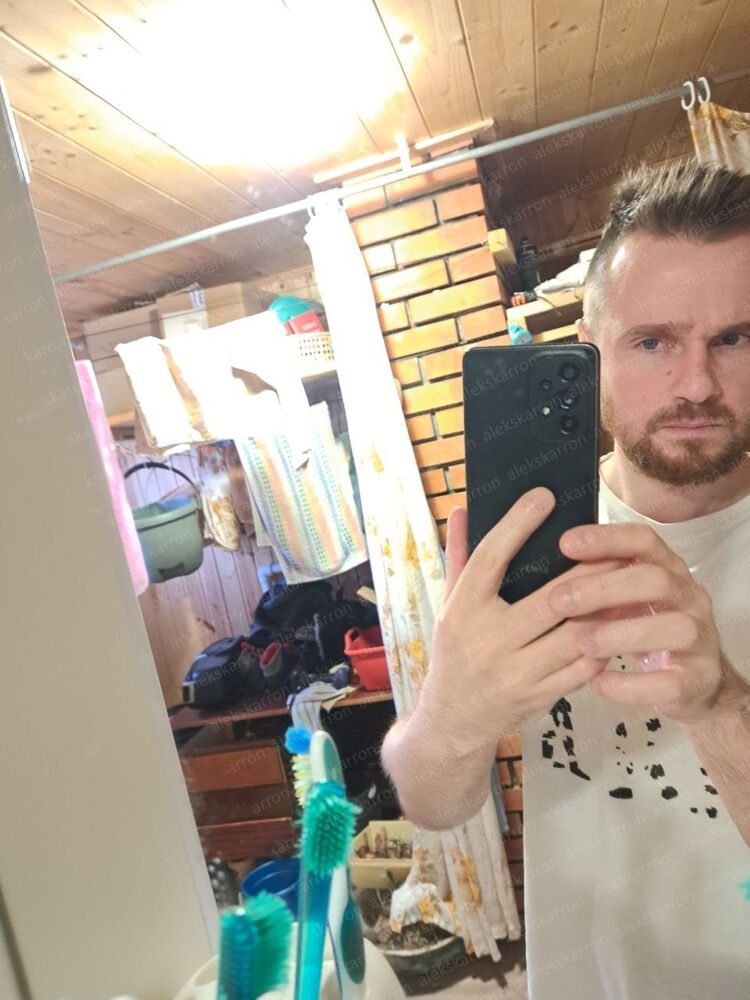  ,   Alekskarron, 29 ,   ,   