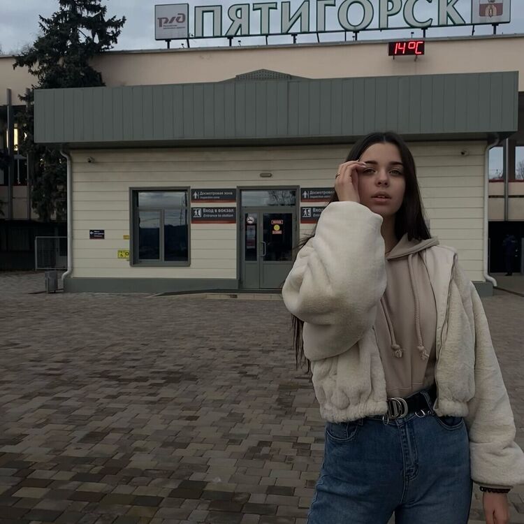  24920933  , 22 ,    -