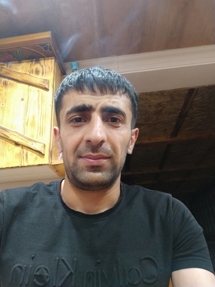  24515553  Arshak, 40 ,    