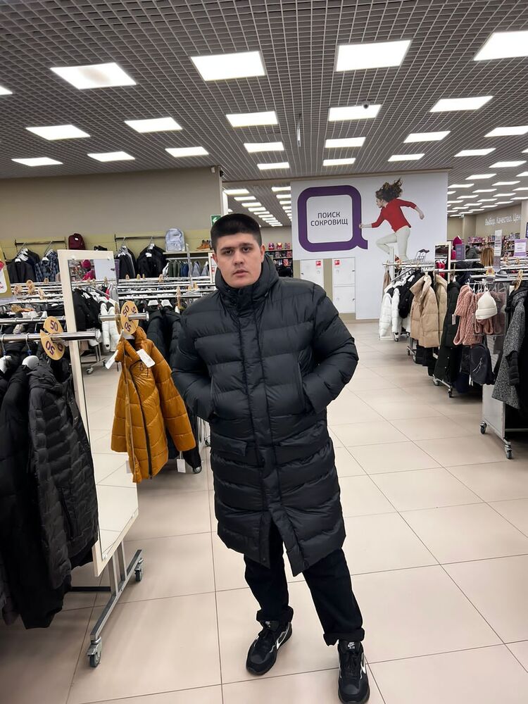  30003703  Dima, 28 ,    