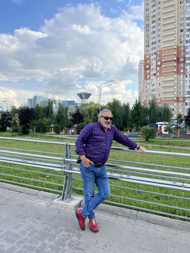  36521083  Hamdi, 52 ,    
