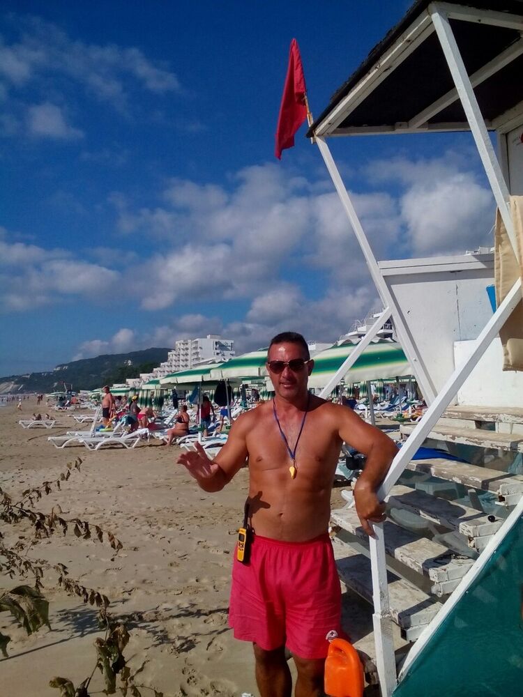  9157073  GEORG, 47 ,    