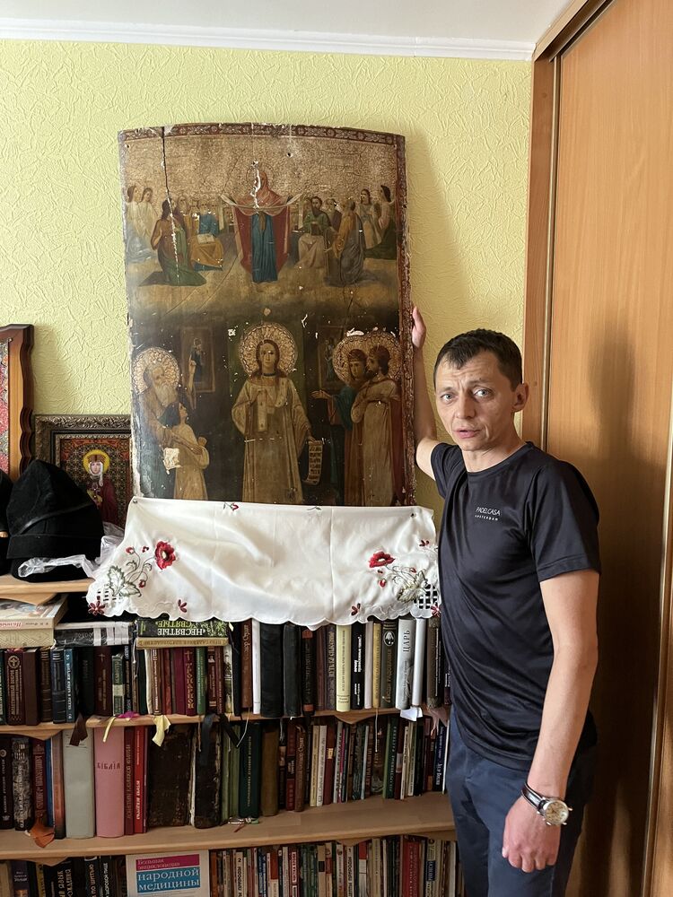  ,   Aleksei, 44 ,   ,   