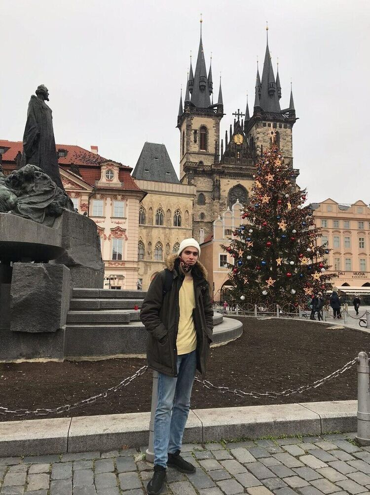  21923883  Sasha, 24 ,    Praha