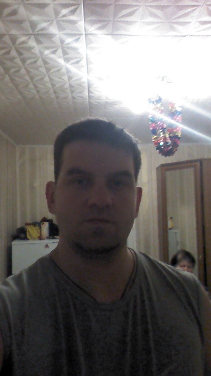  7242613  Andreos, 41 ,    