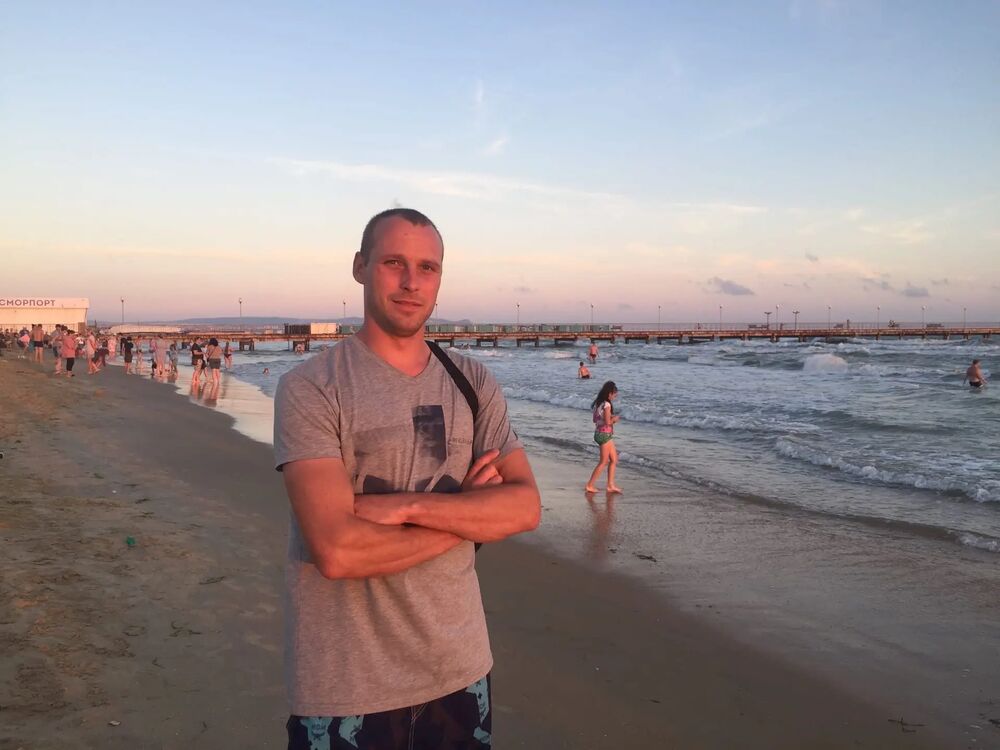  ,   Anatoly, 30 ,   ,   