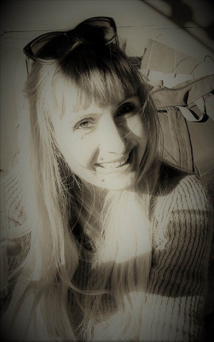  10765263  Viktoriia, 48 ,    Ronda