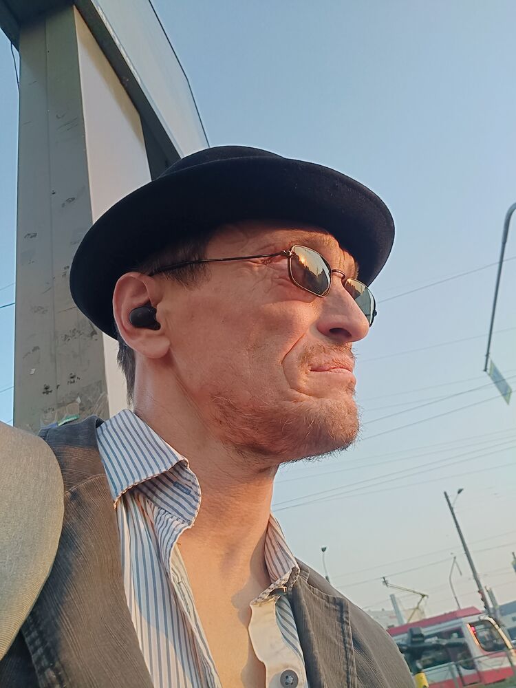 28578163  Petr, 56 ,    -