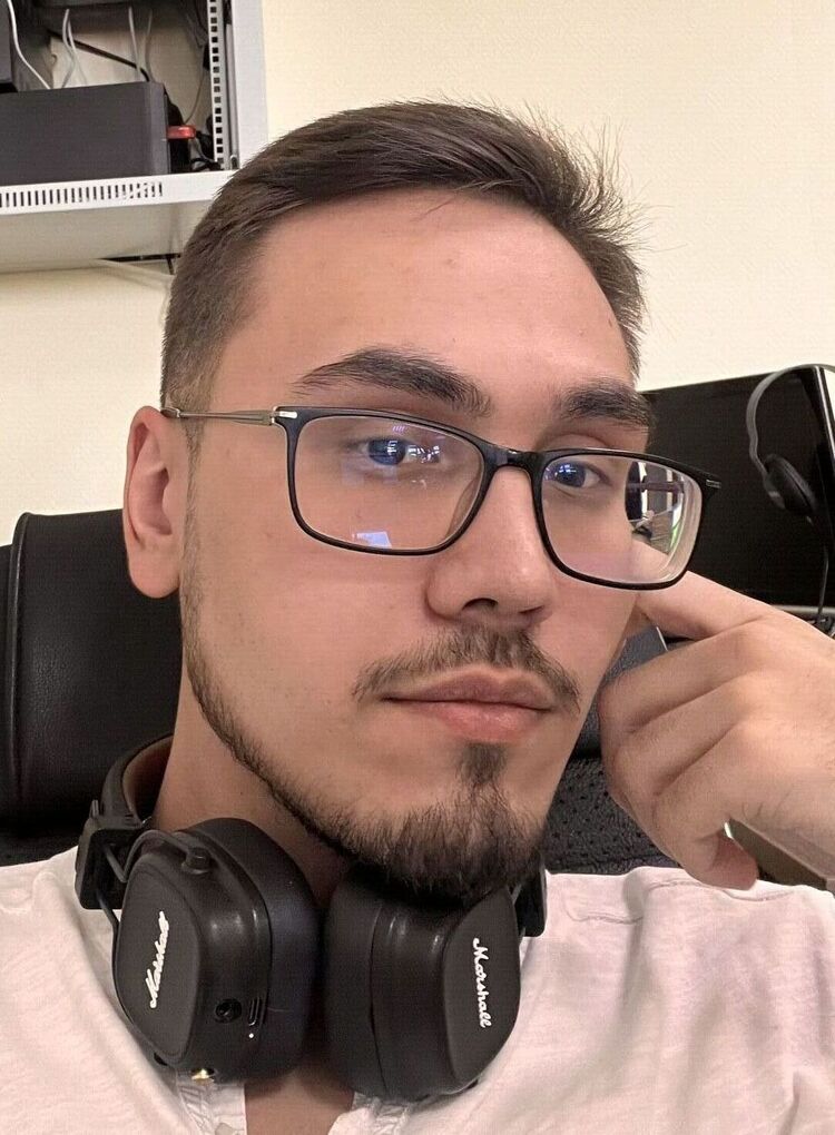  43511253  , 23 ,    