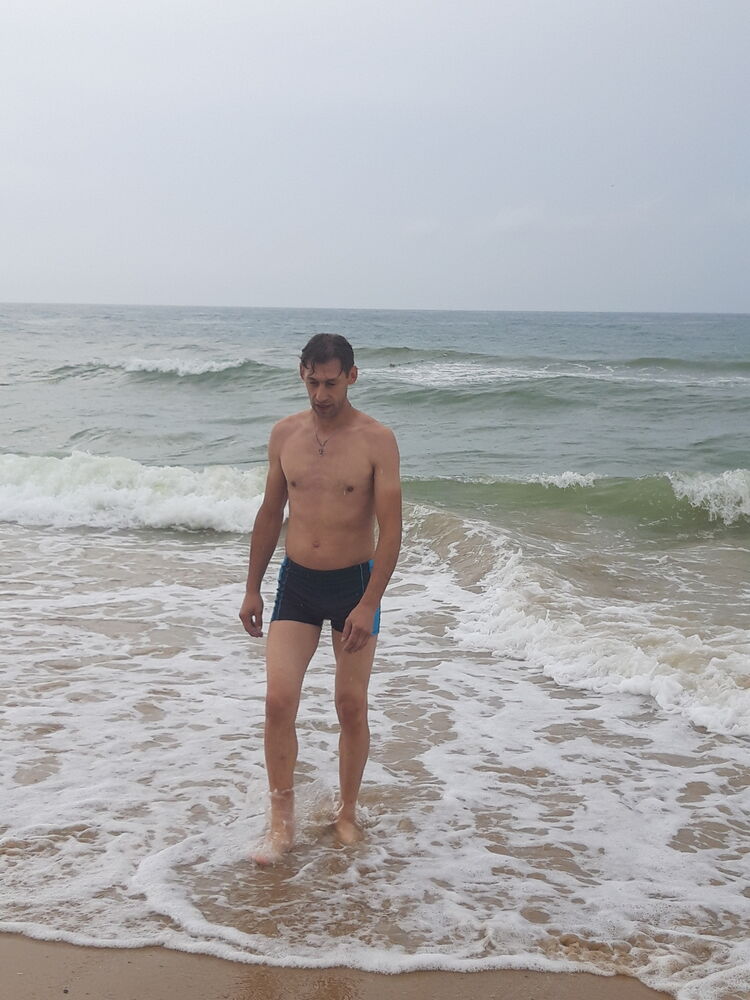 33008313  Alex, 37 ,    