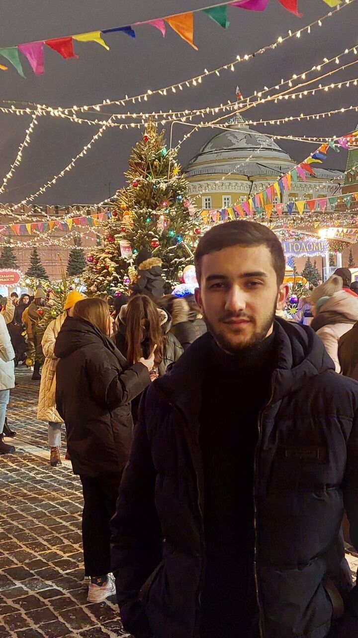  47639633  Elnur, 24 ,    