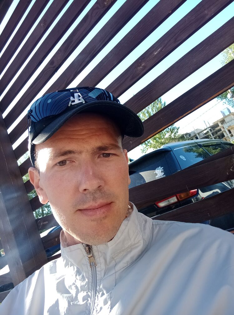  44093473  , 37 ,    