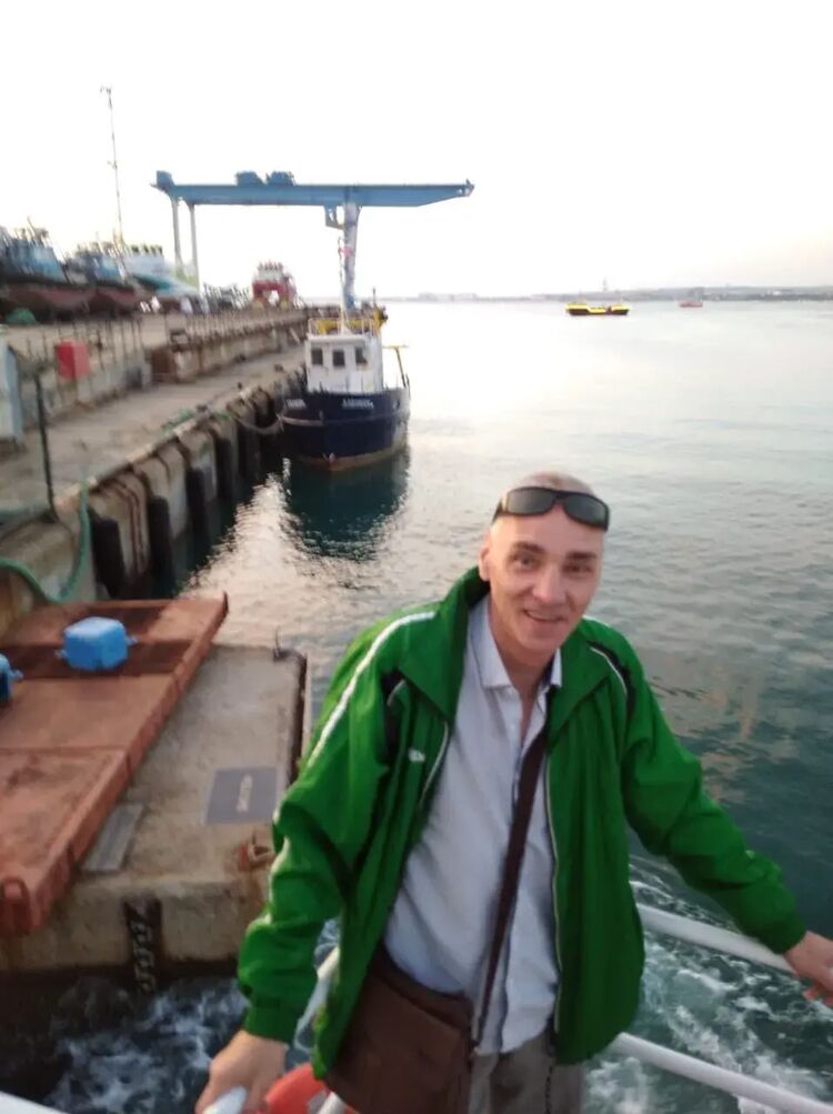  51617033  Aleksei, 50 ,    