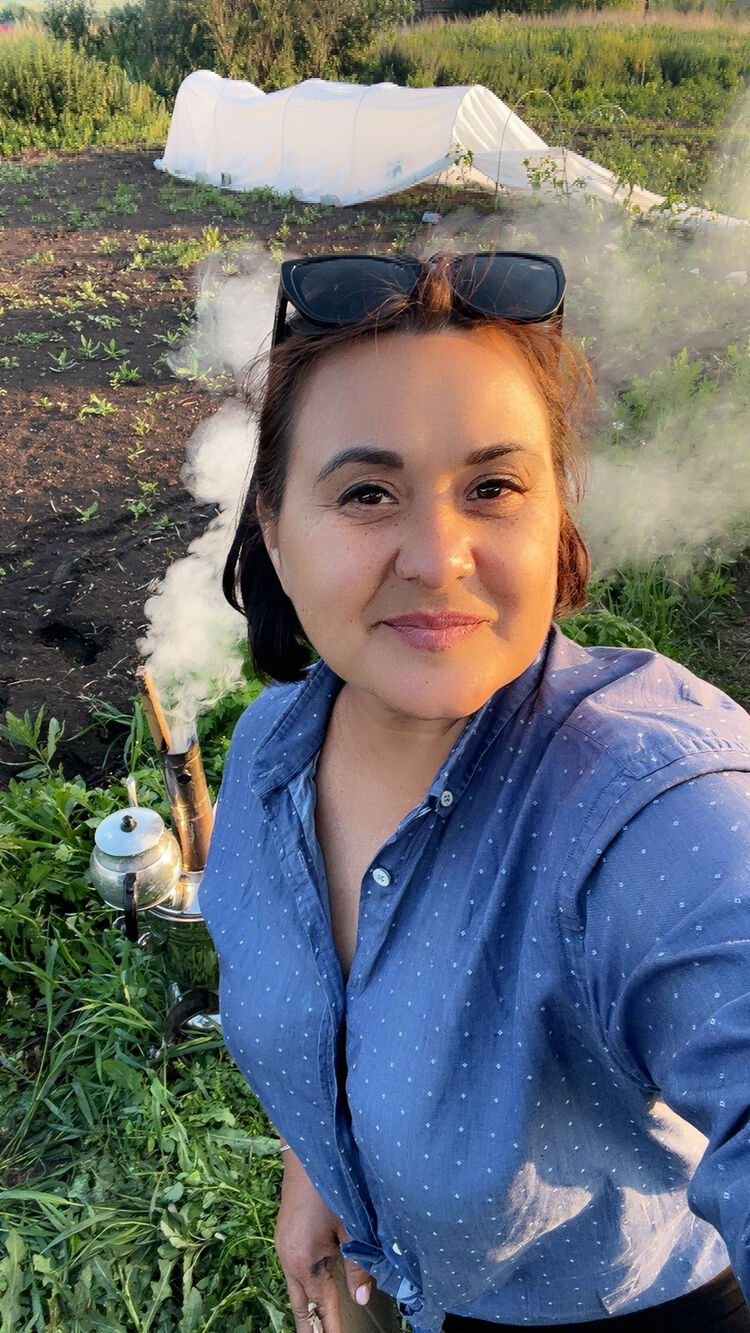  52431693  Malika, 47 ,     