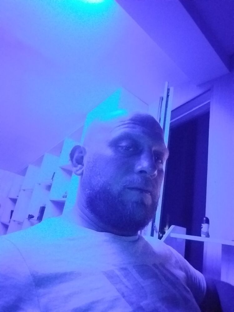  26723313  Goga, 33 ,    