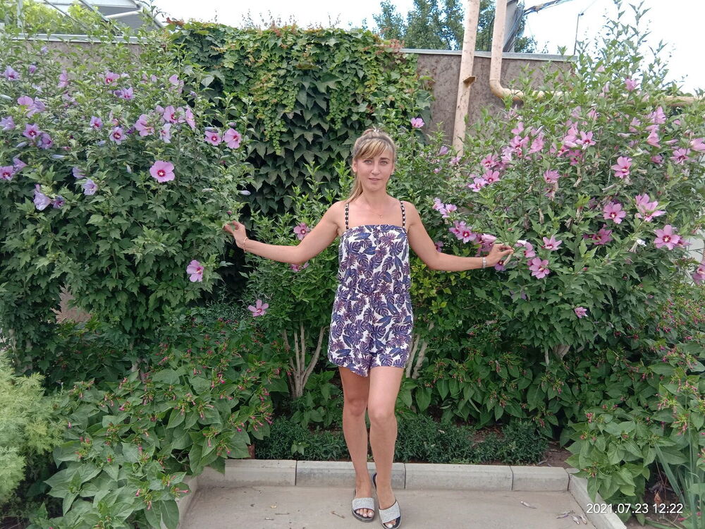  ,   Nargiza, 35 ,  