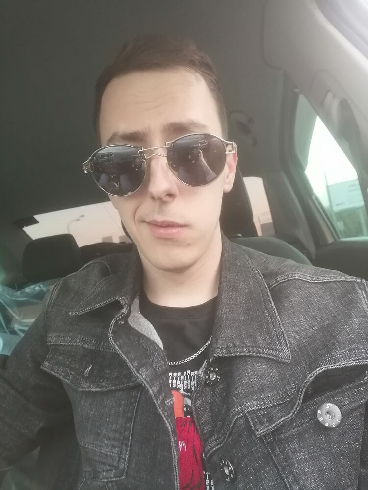  26476553  Denis, 25 ,    