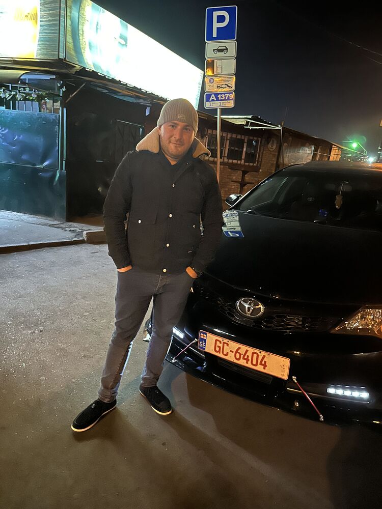  40685173  Serioja, 37 ,    