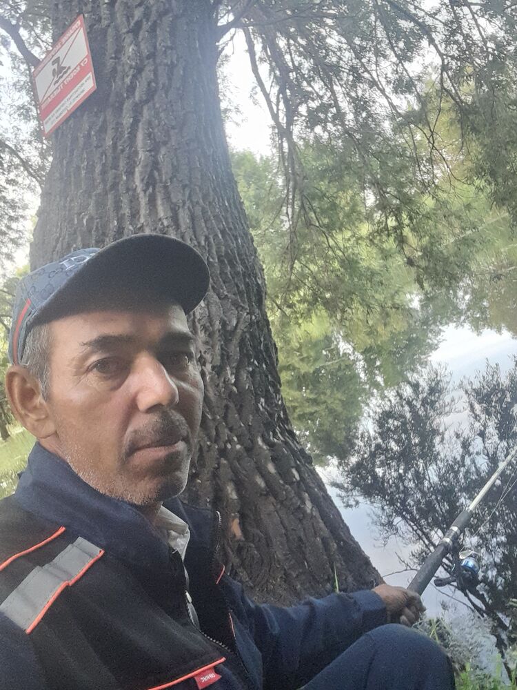  45312363  Bek, 52 ,    