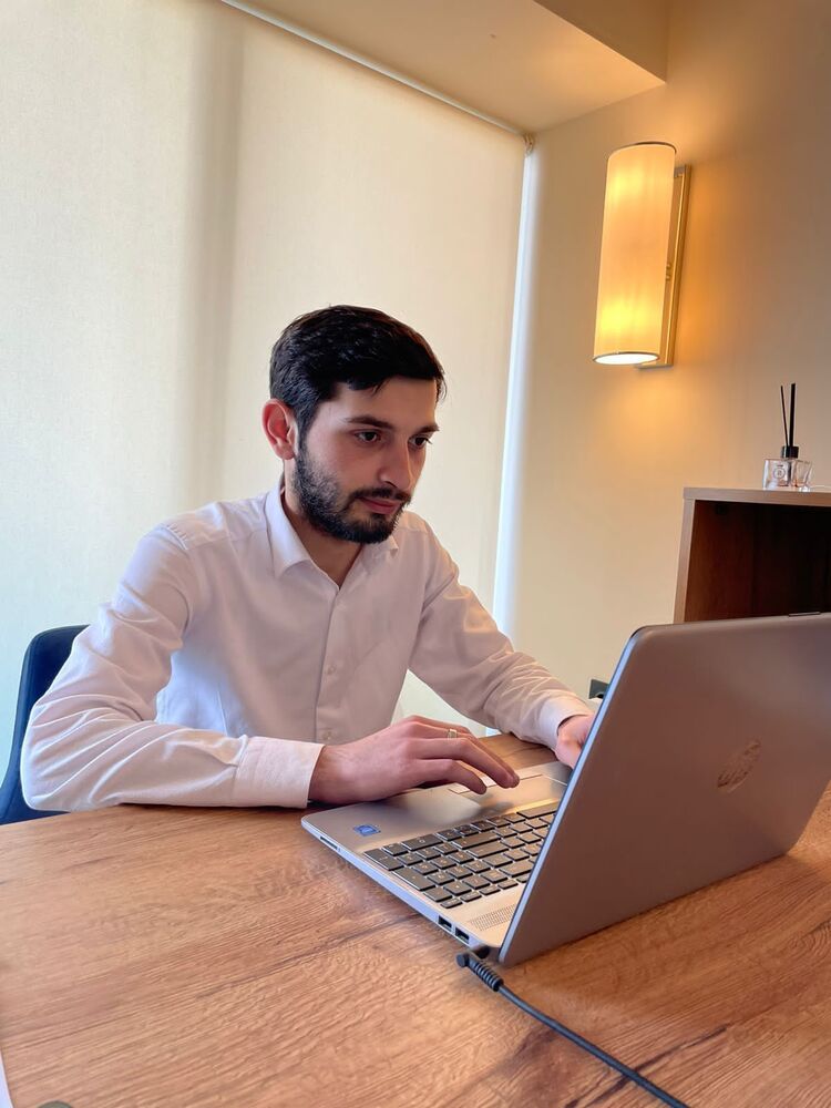  ,   Sergi, 25 ,   ,   
