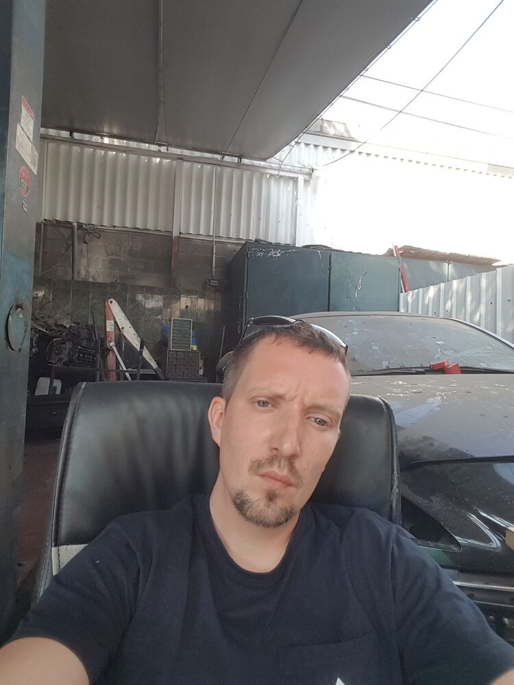  23421583  Nikita, 34 ,    King George