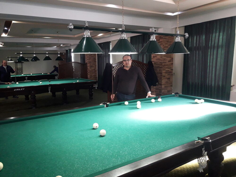  15162293  Murik, 37 ,    