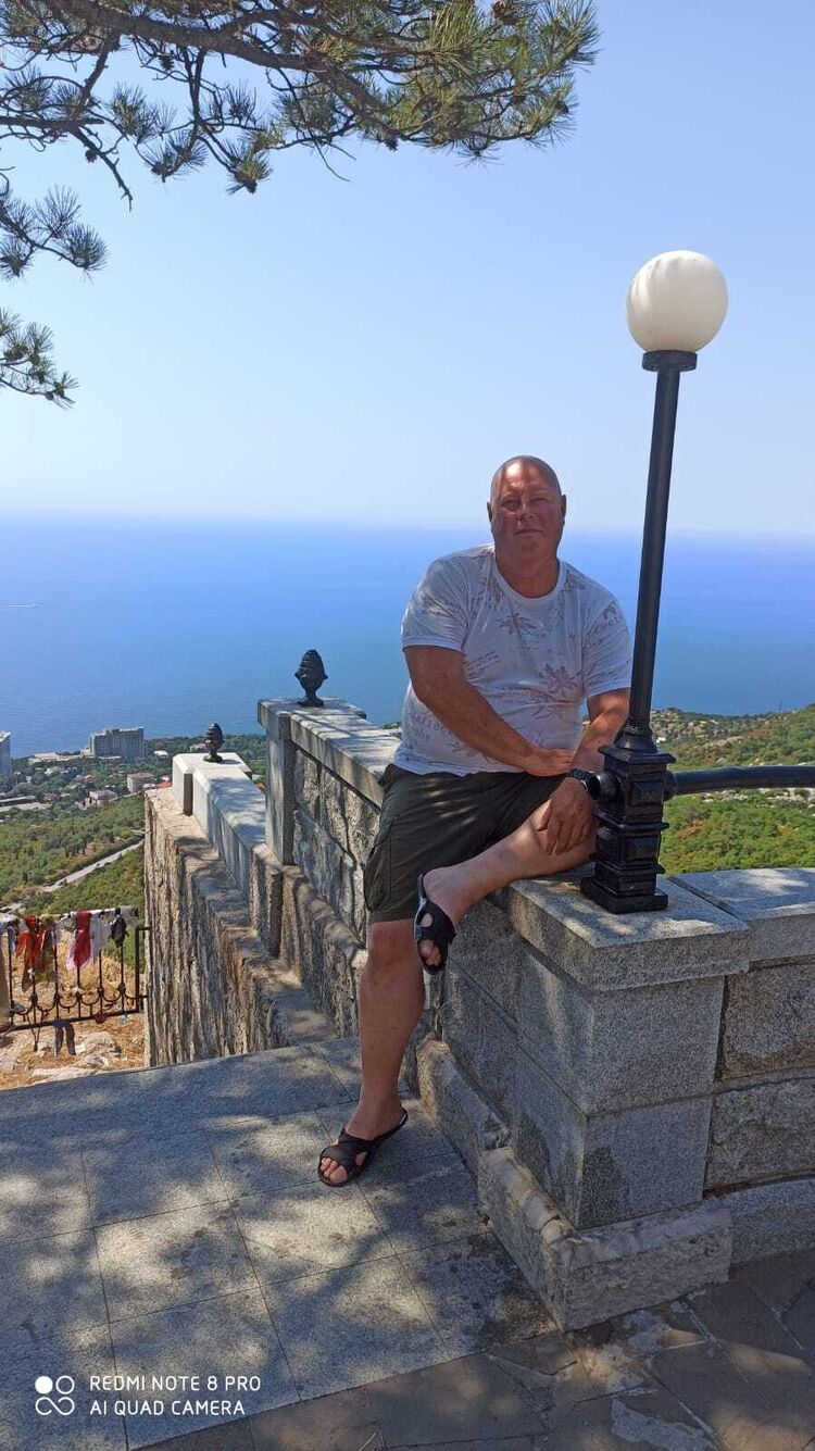  52775283  Alex, 56 ,    