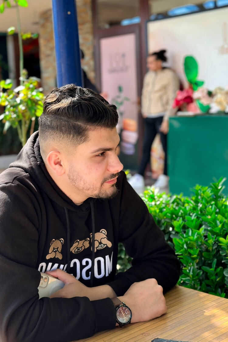  45857453  Mehdi, 28 ,    Algiers
