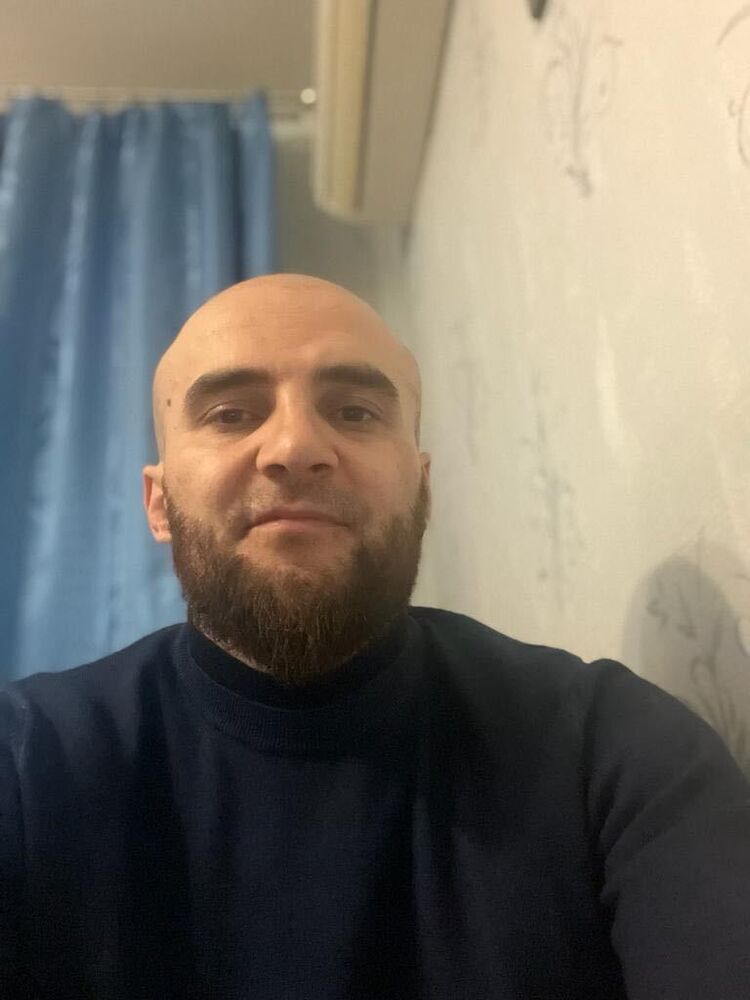  31588573  , 37 ,    